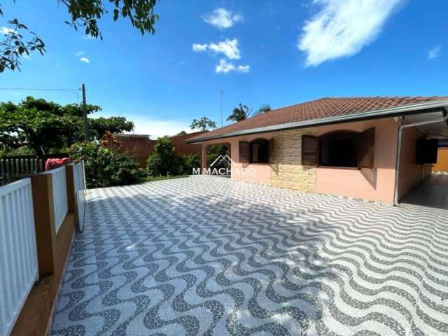 Casa à venda 4 quadras mar Balneário Canoas! Área gourmet varanda garagem, espaço para piscina