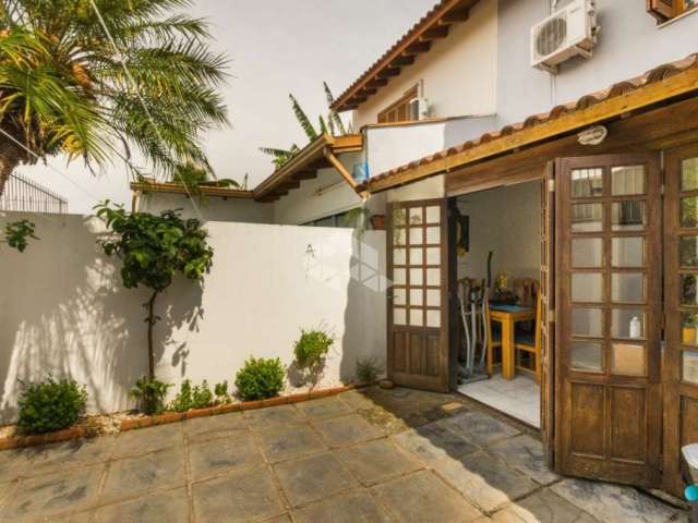Casa à venda, com 2 quartos/dormitórios, 1 vaga/box, no bairro  Campo Novo Zona Sul de POA/RS.