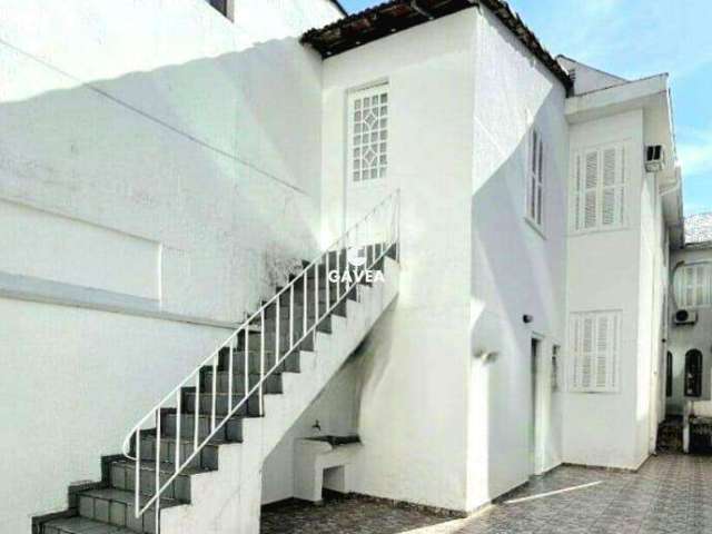Casa tipo sobrado no bairro da Pompéia em Santos / SP