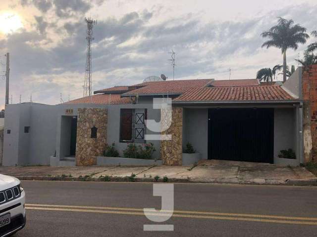 Belíssima casa a venda no bairro Colina Verde em Tatuí, SP.