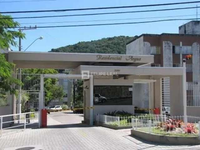 Apartamento em Coqueiros  -  Florianópolis