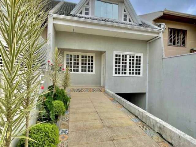 Casa com 5 quartos à venda na Avenida Gonzales Pecotche, 61, Aristocrata, São José dos Pinhais, 223 m2 por R$ 800.000