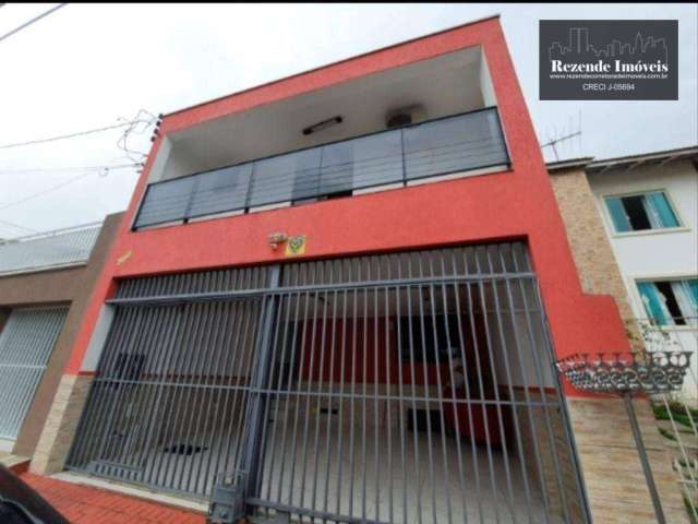 Sobrado com 4 dormitórios à venda, 150 m² por R$ 600.000,00 - Fazendinha - Curitiba/PR