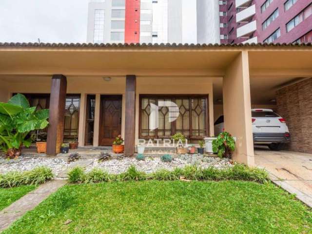 Casa à venda no Centro - São José dos Pinhais