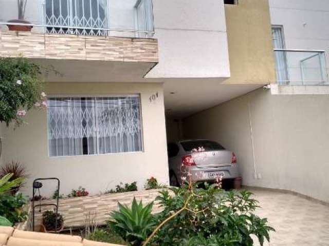Casa com 3 quartos à venda no Capão Raso, Curitiba  por R$ 730.000
