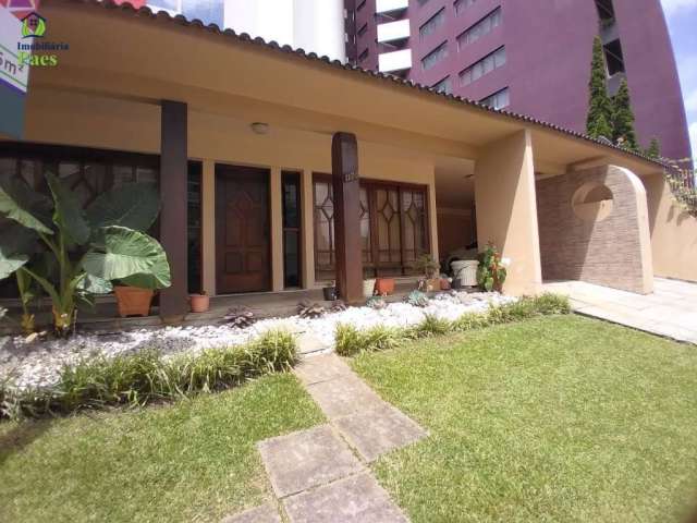Casa com 3 quartos à venda no Centro, São José dos Pinhais  por R$ 2.200.000