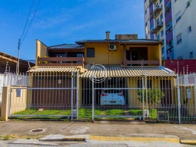 Casa com 3 quartos à venda na Rua Marechal Câmara, 137, Estreito, Florianópolis, 201 m2 por R$ 1.011.000