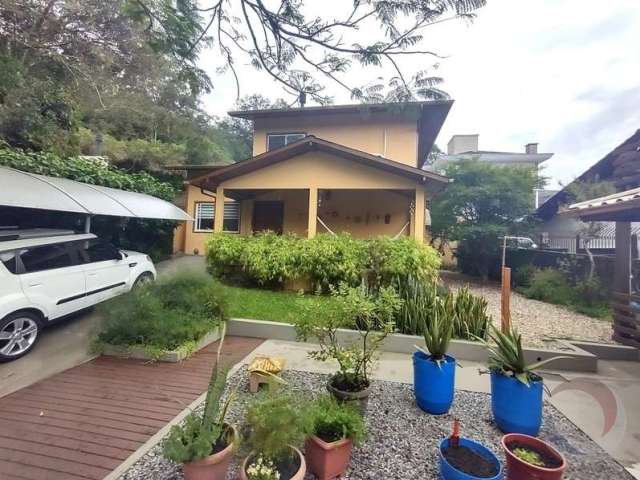 Casa com 2 quartos à venda na Rua Antônio Fabriciano Queiroz, 206, Sambaqui, Florianópolis, 226 m2 por R$ 1.595.000