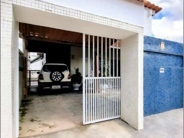 Casa Térrea com 3 Quartos, 124m² por R$ 650.000 - Centro - Bertioga/SP