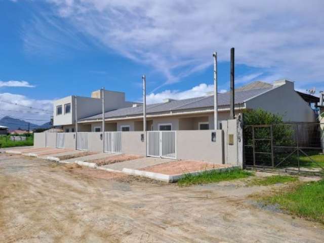 Casa com 2 quartos à venda na Rua Paranagua, 100, Carvoeiro, Guaratuba, 60 m2 por R$ 250.000