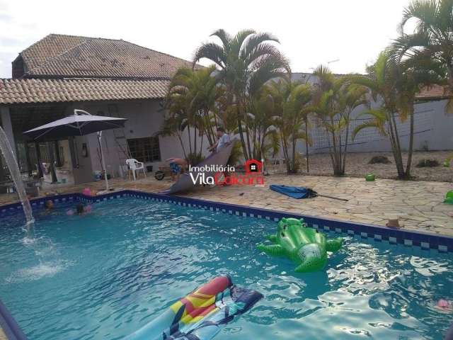Triplex com 5 suítes e piscina em Ponta do Paraná