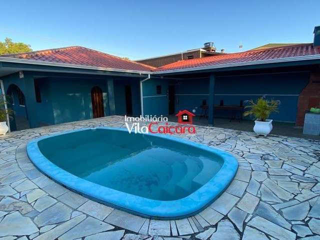 Casa com piscina em Pontal do Parana