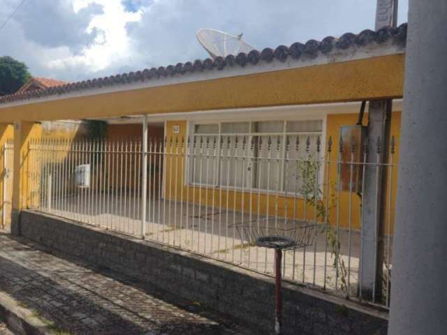 Casa no bairro da Vila Ema podendo ser utilizada como consultório médico.