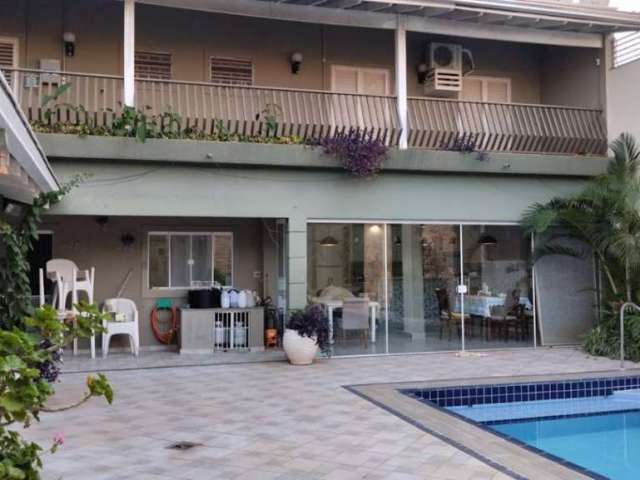 Sobrado com 6 dormitórios à venda, 272 m² por R$ 1.200.000,00 - Caravelle - Londrina/PR