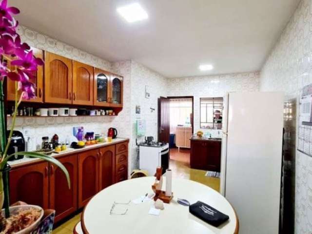 Casa com 4 dormitórios à venda, 553 m² por R$ 1.050.000,00 - Califórnia - Londrina/PR