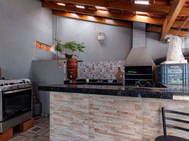 Sobrado com 3 dormitórios à venda, 197 m² por R$ 810.000,00 - Parque Residencial Michael Licha - Londrina/PR