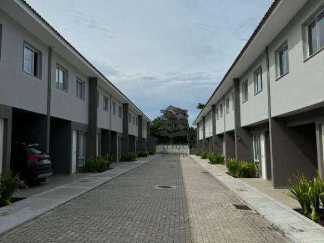 Casa com 2 dormitórios à venda, 72 m² por R$ 329.900,00 - Forquilhas - São José/SC