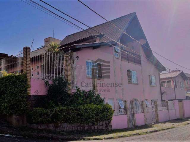 Casa com 5 dormitórios à venda, 434 m² por R$ 1.800.000,00 - Barreiros - São José/SC