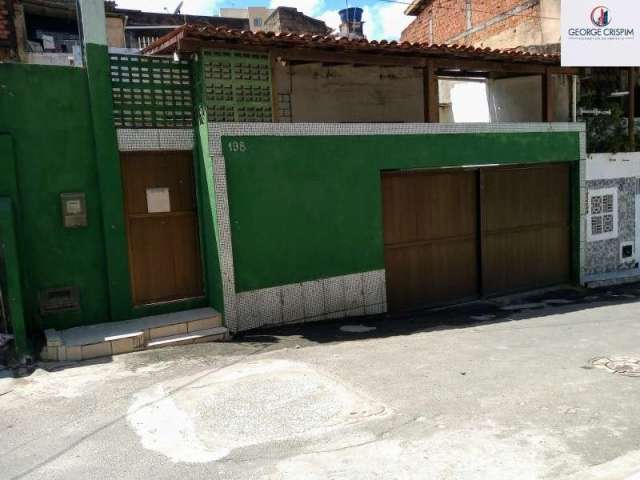 Casa térrea livre e solta em rua publica com total privacidade, murada e monitorada aqui na Rua da Amendoeira do Jardim Imperial em Pituaçú Salvador