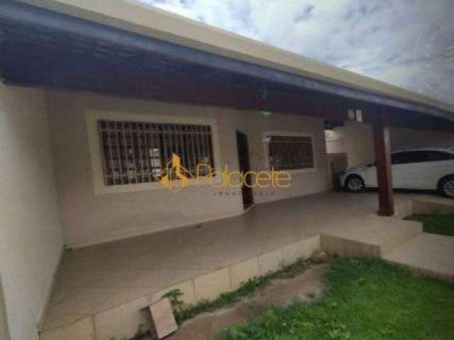 Casa  com 2 quartos - Bairro Vila Suiça em Pindamonhangaba
