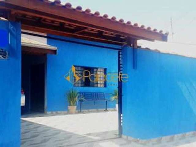 Casa  com 2 quartos - Bairro Residencial Pasin em Pindamonhangaba