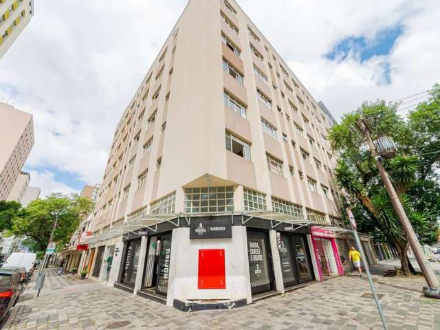 Kitinet com 1 quarto  para alugar, 20.57 m2 por R$750.00  - Centro - Curitiba/PR
