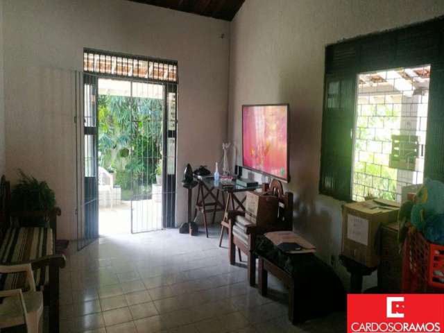Casa com 3 quartos à venda na Rua Milena Ramone Alencar Ramos, Ipitanga, Lauro de Freitas por R$ 750.000