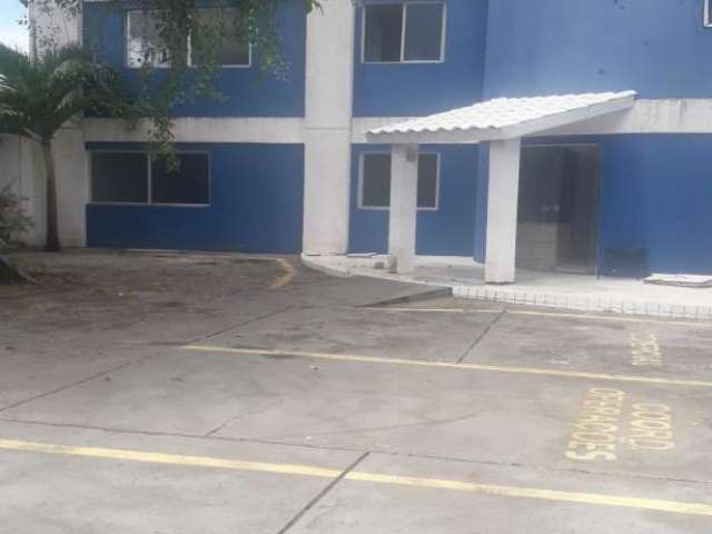 Barracão / Galpão / Depósito com 10 salas para alugar na Avenida Luiz Tarquínio Pontes, 1, Pitangueiras, Lauro de Freitas por R$ 18.000