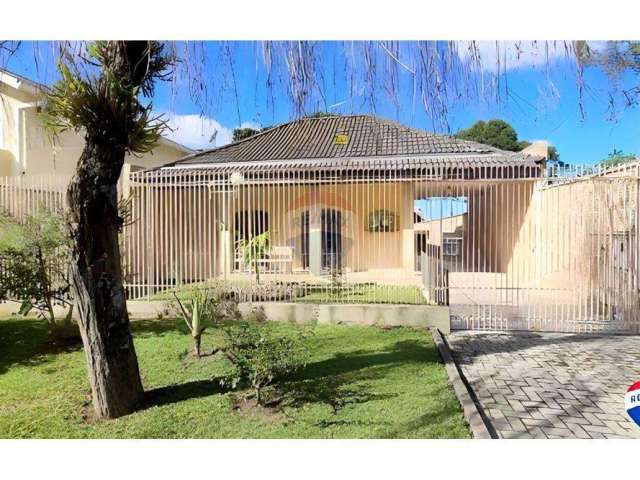Casa com 3 quartos, 1 Suíte,3 banheiros, 1 escritório, 7 vagas, Área gourmet em Santa Cândida - Curitiba