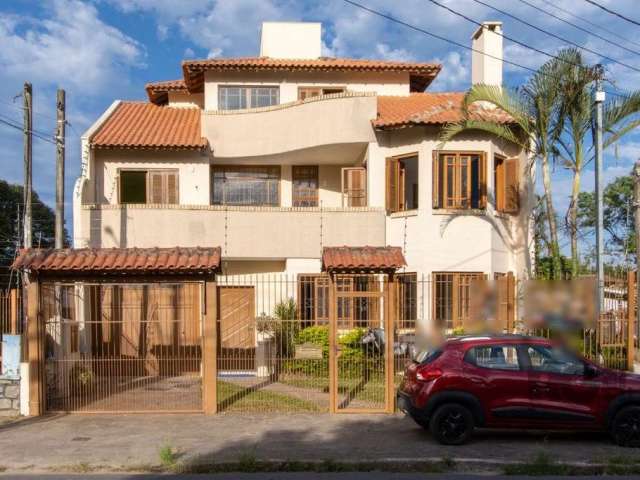 Casa com 3 dormitórios à venda no bairro IPANEMA&lt;BR&gt;Apresentamos uma joia rara à beira do Rio Guaíba, situada no prestigiado bairro Ipanema. Esta casa de três pavimentos não oferece apenas uma v
