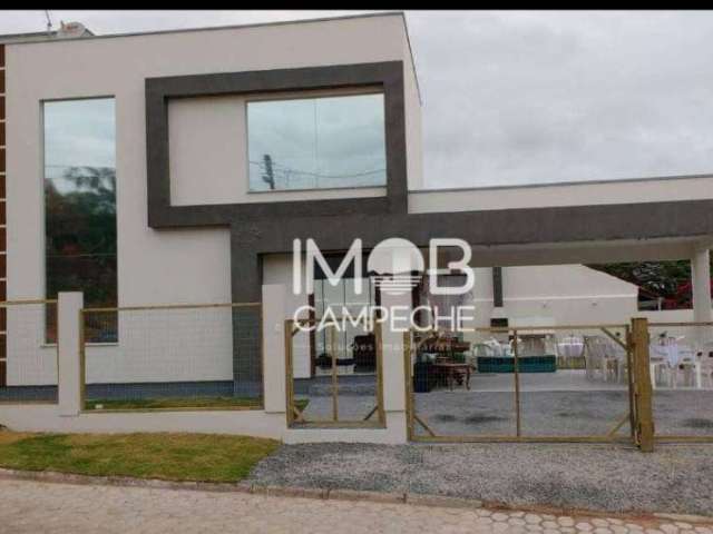 Casa em condomínio fechado, 600 metros da praia, com 3 dormitórios à venda, 162 m² por R$ 950.000 - Tapera - Florianópolis/SC