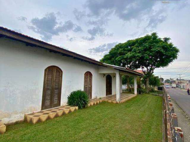 Casa térrea com quintal e 3 dormitórios à venda, 177 m² por R$ 750.000 - Afonso Pena - São José dos Pinhais/PR