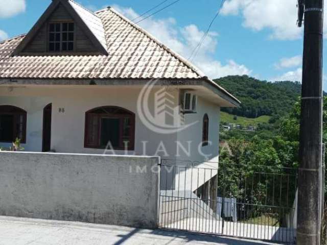 Casa à venda no bairro Fundos - Biguaçu/SC