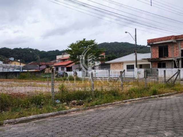Terreno à venda no bairro Rio Caveiras - Biguaçu/SC
