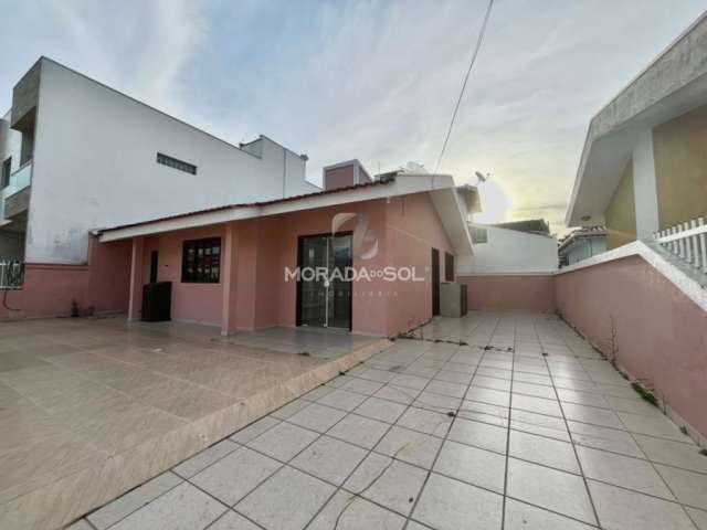 Casa em Varzea - Itapema: 80m², 3 dormitórios, 1 suíte, 2 banheiros, venda por R$ 650.000