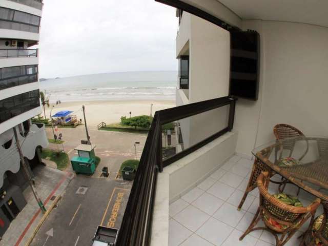 Apartamento Lateral mar em Meia Praia  -  Itapema
