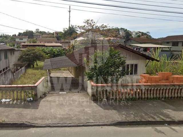 Terreno à venda na Rua Roberto Ponick, 279, Bom Retiro, Joinville por R$ 700.000