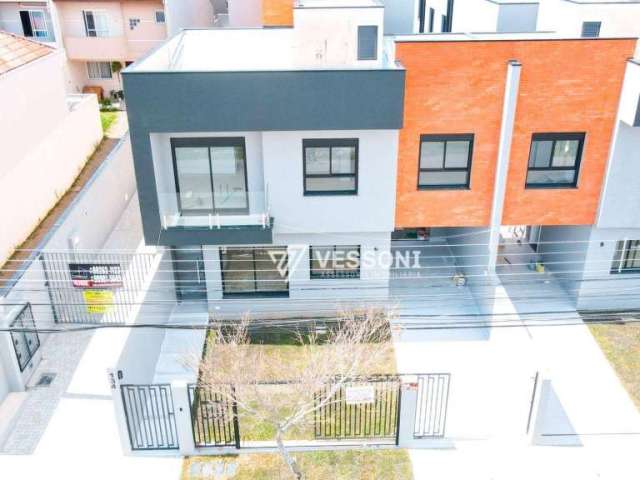 Sobrado com 3 quartos, suíte e quintal, à venda, 119 m² por R$ 699.000 - Portão - Curitiba/PR