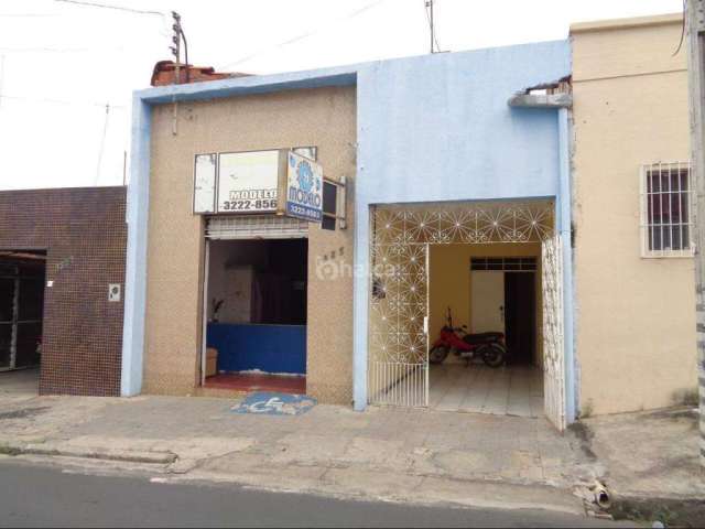 Casa Residencial à venda, 4 quartos, 1 vaga, Centro - Teresina/PI