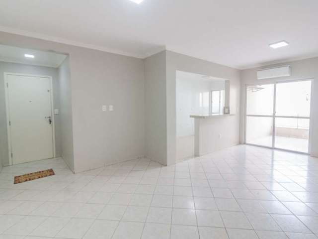 Apartamento com 3 quartos para alugar no Balneário, Florianópolis  por R$ 3.600