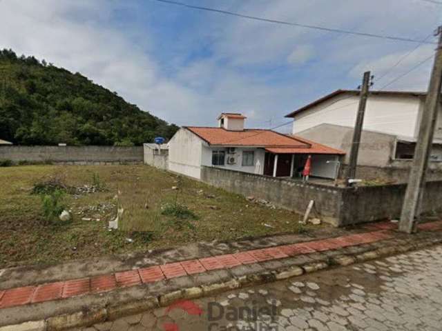 Terreno à venda no bairro Fazenda da Armação - Governador Celso Ramos/SC