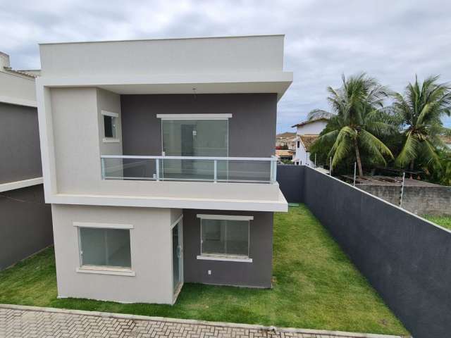 Casa a Venda com 120 m² 4/4 sendo 3 suítes no condomínio Ville Garden Miragem em Buraquinho