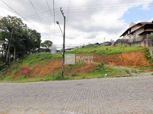 Terreno à venda na Avenida Lisboa, Itoupava Norte, Blumenau por R$ 598.000