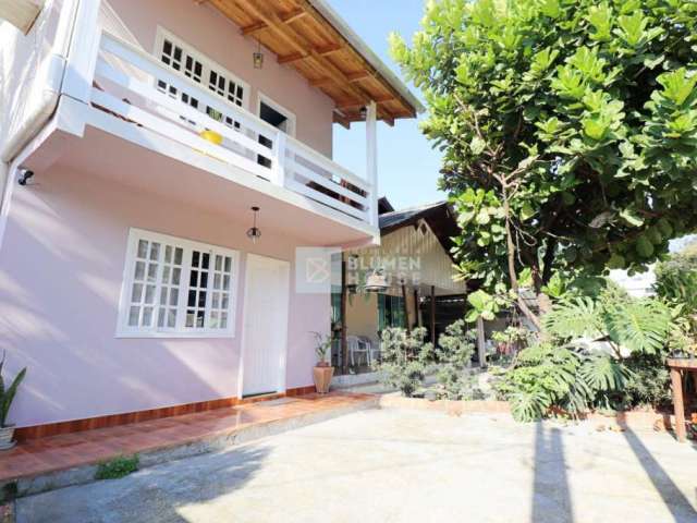 Casa com 4 quartos à venda na Presidente Barros Cavalcante, 150, Salto, Blumenau, 297 m2 por R$ 600.000