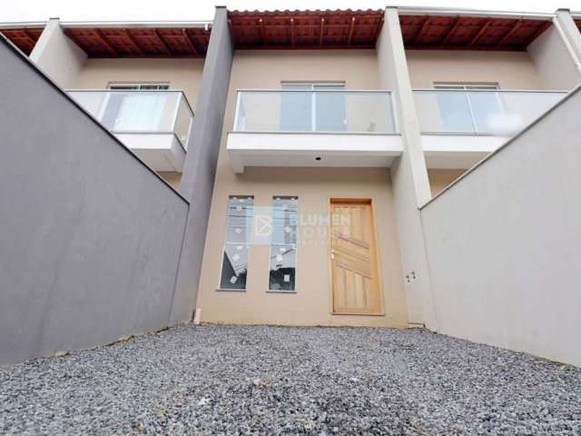 Casa com 2 quartos à venda na Rua Júlio Michel, 1076, Fortaleza, Blumenau, 65 m2 por R$ 299.000