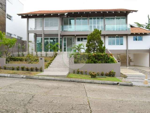 Casa a venda no Condomínio Parque Residências, bairro Adrianópolis Manaus