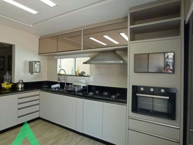 Casa com 3 quartos para alugar no Velha, Blumenau , 350 m2 por R$ 6.000