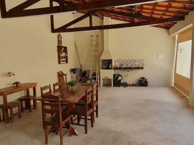 Casa à venda,com 3 dormitórios (quartos) sendo 1 suíte com garagem para 5 carros no Jardim do Trevo, Campinas, SP
