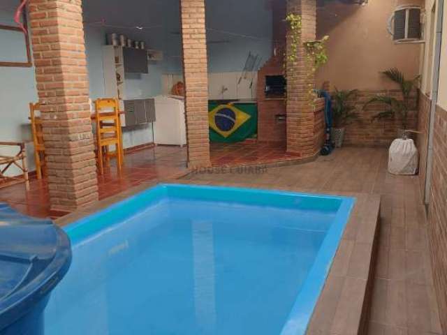 Casa com piscina e espaço gourmet em Várzea Grande