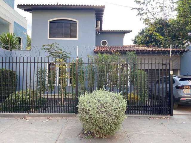 Casa com 4 quartos à venda na Rua Ceilão, 32, Jardim Shangri-La, Cuiabá, 250 m2 por R$ 1.100.000
